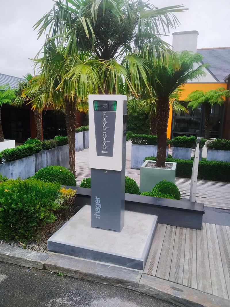 borne de recharge électrique auto voiture